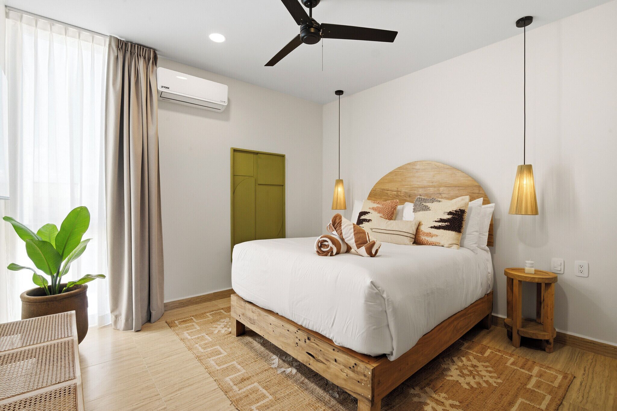 Luxury Apartment, Terrace, Pool View