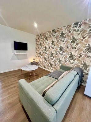 TV - Casa Viasud #3 - T2 design&climatisé -Centre Brive (Brive-la-Gaillarde)