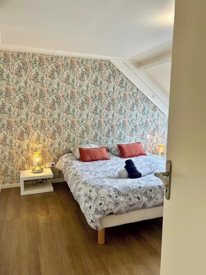 1 bedroom, WiFi, bed sheets