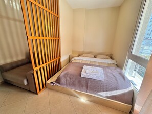 Comfort Apartment, 1 Bedroom | 1 bedroom, soundproofing, iron/ironing board, free WiFi