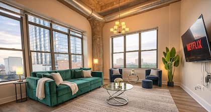 Spacious 3BR Corner Family Oasis Near McCormick Place & Soldier Field