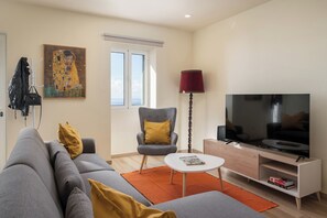 TV - Sea and mountain view - Madeira Friendly Guest House (Funchal)