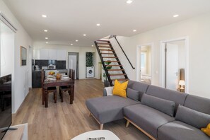 TV - Sea and mountain view - Madeira Friendly Guest House (Funchal)