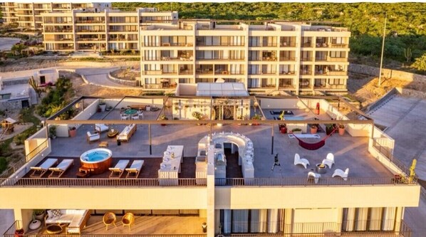 Exterior - Arch views Penthouse w/ Resort like amenities ! (Cabo San Lucas)