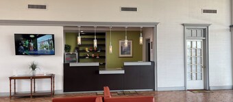 Contessa Inn