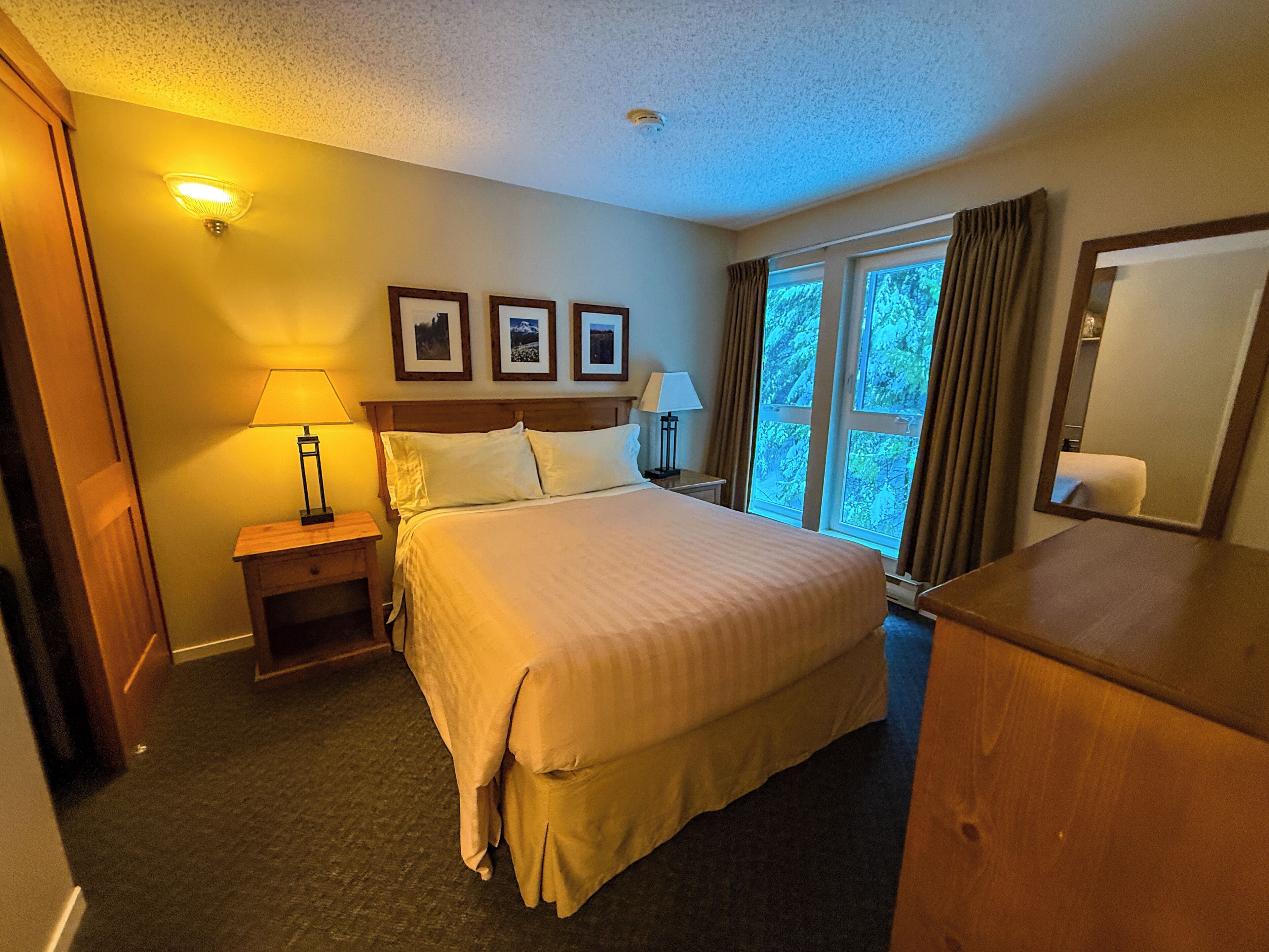 2 bedrooms, bed sheets