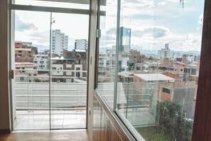 Comfort Room, Balcony, City View
