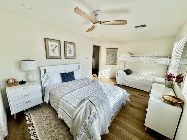 3 chambres, fer et planche à repasser, Wi-Fi, literie fournie