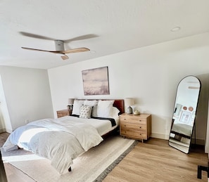 3 bedrooms, iron/ironing board, WiFi, bed sheets