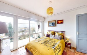 2 عدّة غرف نوم ومكواة/لوح كي وواي فاي مجانًا وملاءات أسرّة