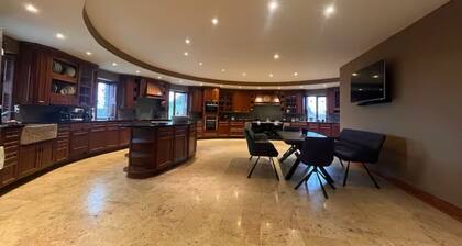 The Roundhouse - Bliss by the sea