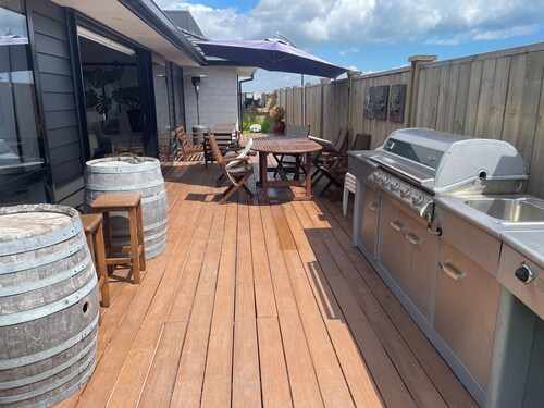 Papamoa Bliss: A Luxury Escape