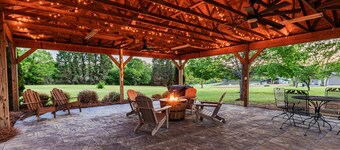 Joyce's Place at Addis Acres/spacious luxury/gorgeous water view/fire pit
