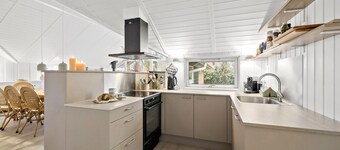 Stunning home in Dronningmølle