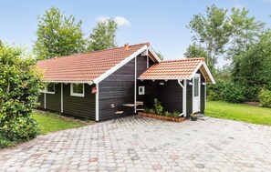 Exterior - Stunning home in Dronningmølle (Dronningmølle)