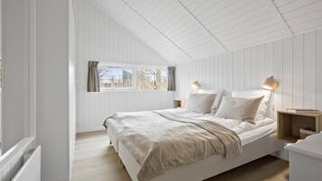 4 chambres, fer et planche à repasser, lit parapluie, Wi-Fi gratuit