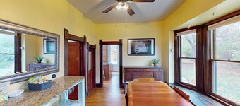 Charming 3-bedroom farmhouse in lovely Kansas City with WiFi Park Front View