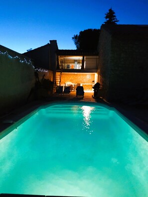 Outdoor pool - Authentic Mas en Provence with garden and swimming pool. Charming house with character. (Cavaillon)