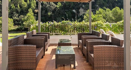 Apartamentos Alta Galdana Playa by Escape Home