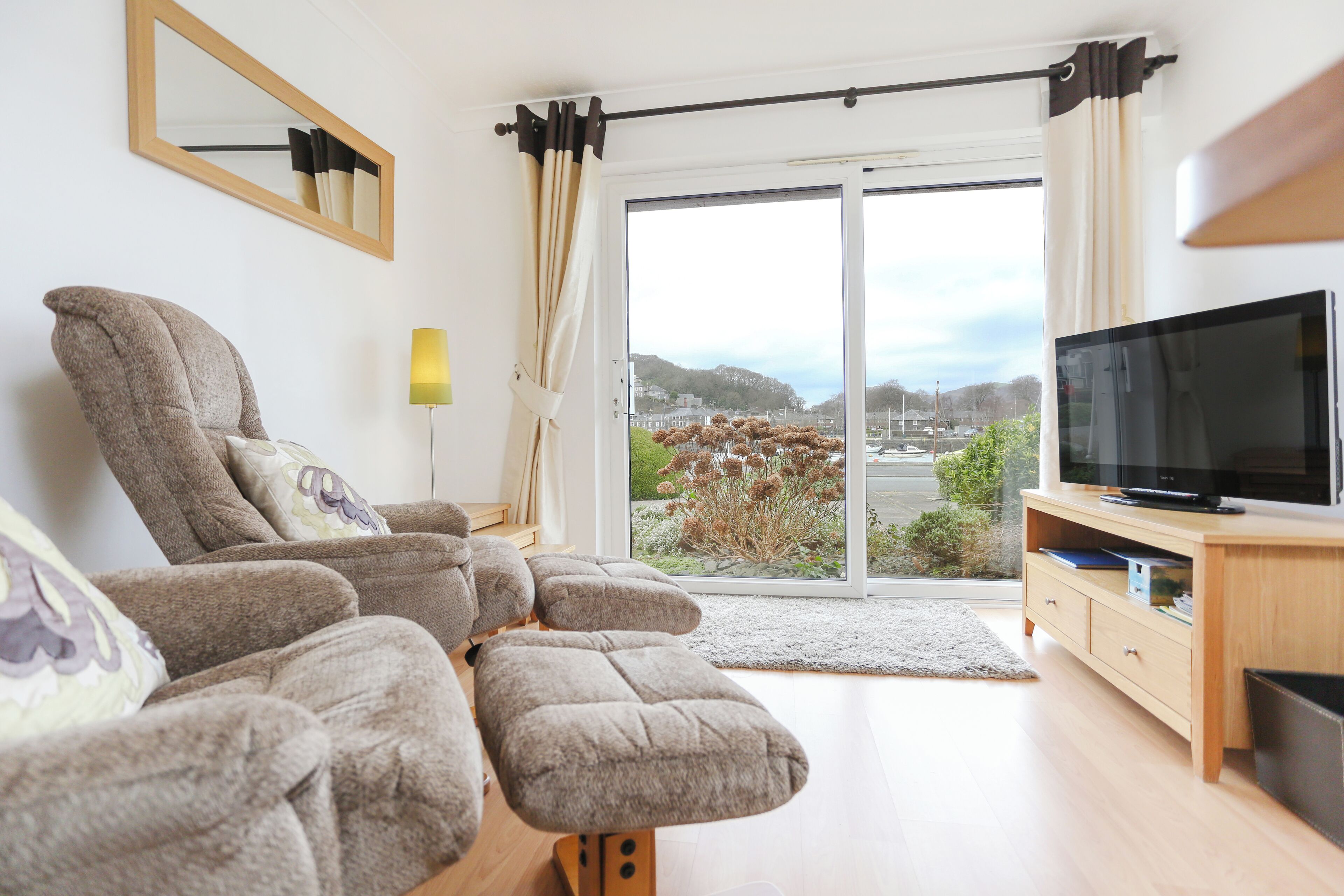 66d South Snowdon Wharf, Pet Friendly, With A Garden In Porthmadog - Borth Y Gest