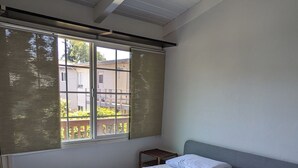 1 多间卧室、WiFi、床  单