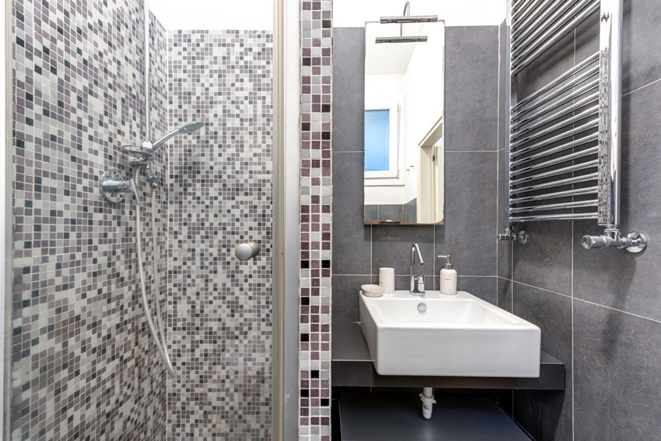 Dusche, Haartrockner, Bidet, Handtücher