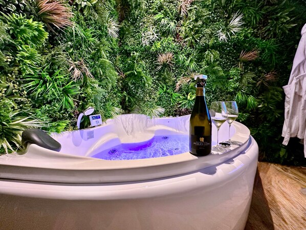 Baignoire à remous extérieure