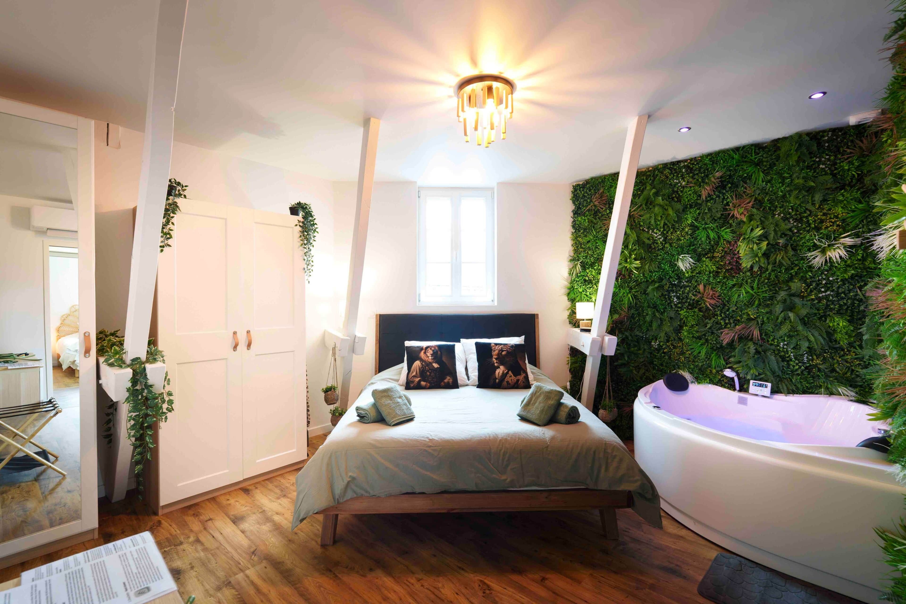 2 slaapkamers, een strijkplank/strijkijzer, reisbedje, internet