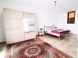3 bedrooms, in-room safe, iron/ironing board, free WiFi - Ertem Homes (Datça)
