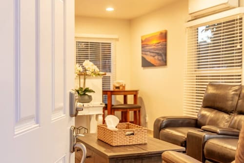 Peace and Privacy at Bungalow among Avocado Trees