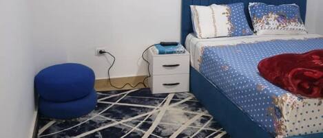 2 slaapkamers, een strijkplank/strijkijzer, wifi, beddengoed