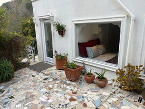 Terrace/patio - FOR ROMANTICS AND ARTISTS! So peaceful at night, you can hear the stars!!! (Corte Madera)