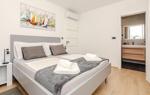 2 chambres, lit parapluie, Wi-Fi gratuit, draps fournis