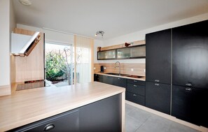 Fridge, oven, stovetop, dishwasher - Amazing home in Latour Bas Elne (Latour Bas Elne)