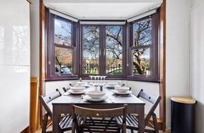 Dining - Charming & Spacious 3-Bed Home | Minutes from Angel Station & Vibrant Islington (London)