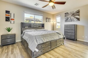 3 bedrooms, desk, WiFi, bed sheets