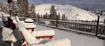 Cabin - Hot Tub - View - Abundant Wildlife - Private - 120 Acres - River -Spring