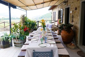 Outdoor dining