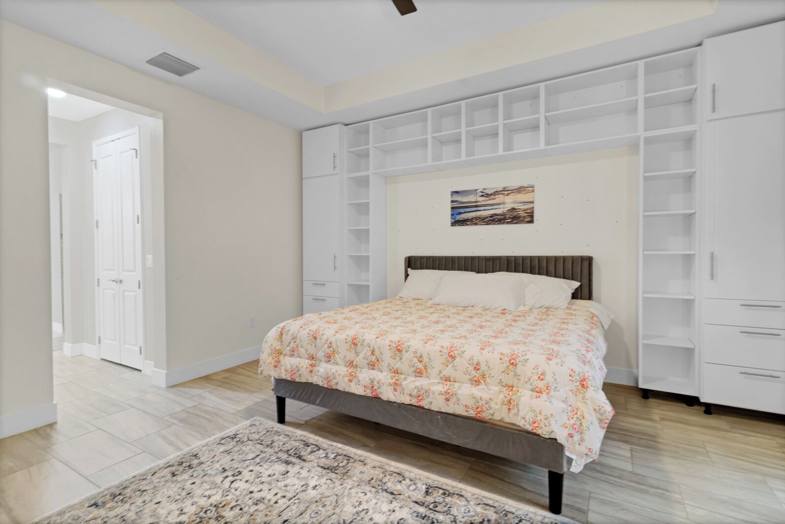 5 bedrooms, desk, iron/ironing board, free WiFi