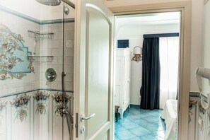 Shower, hair dryer, bidet, towels - AMORE RENTALS - Villa Pittoresca with Pool and Sea View (Ravello)
