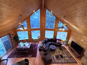 Smart TV, fireplace - Cozy Cabin in Ronald/Roslyn (Ronald)