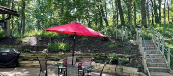 House On the Hill Charming 3-bedroom house with Rec Room, in lovely Savanna