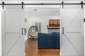 スマートテレビ、暖炉