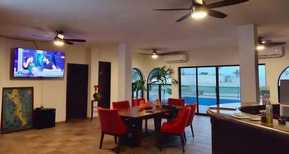 Hostal Hab 8, Campo de Golf, En Zona de Hotelería, Alberca, Barra y Playa