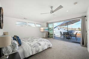 4 bedrooms, desk, iron/ironing board, travel cot