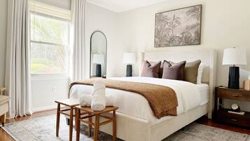 4 Schlafzimmer, Schreibtisch, Bügeleisen/Bügelbrett, Reisekinderbett