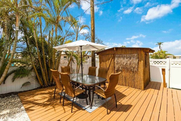 Outdoor dining