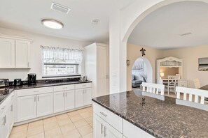 Interior - Island Delight: Pool Spa Dog Friendly by Anna Maria Life Vacation Rentals (Holmes Beach)