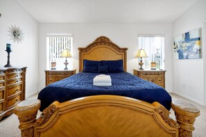 4 bedrooms, iron/ironing board, travel crib, free WiFi - Private Pool Home Near Disney & Universal Studios (Kissimmee)