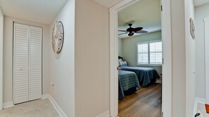 2 bedrooms, iron/ironing board, free WiFi, bed sheets - WG-near Beaches and IMG, Pool, Tennis, Pickleball, Shorewalk condo 2 Bedroom/2 Bath lake view (Bradenton)